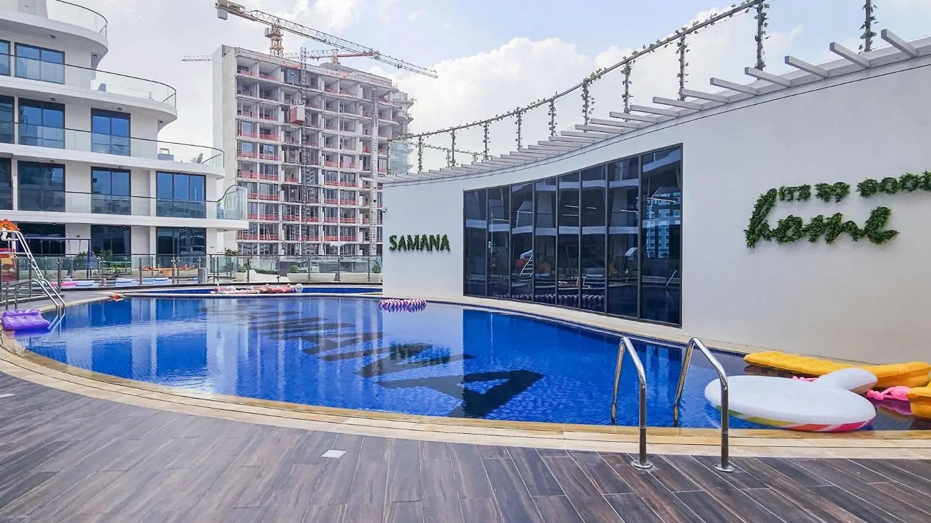 شقة Comfy 1 Bed In Sky Gardens Sleeps 4 With Pool دبي
