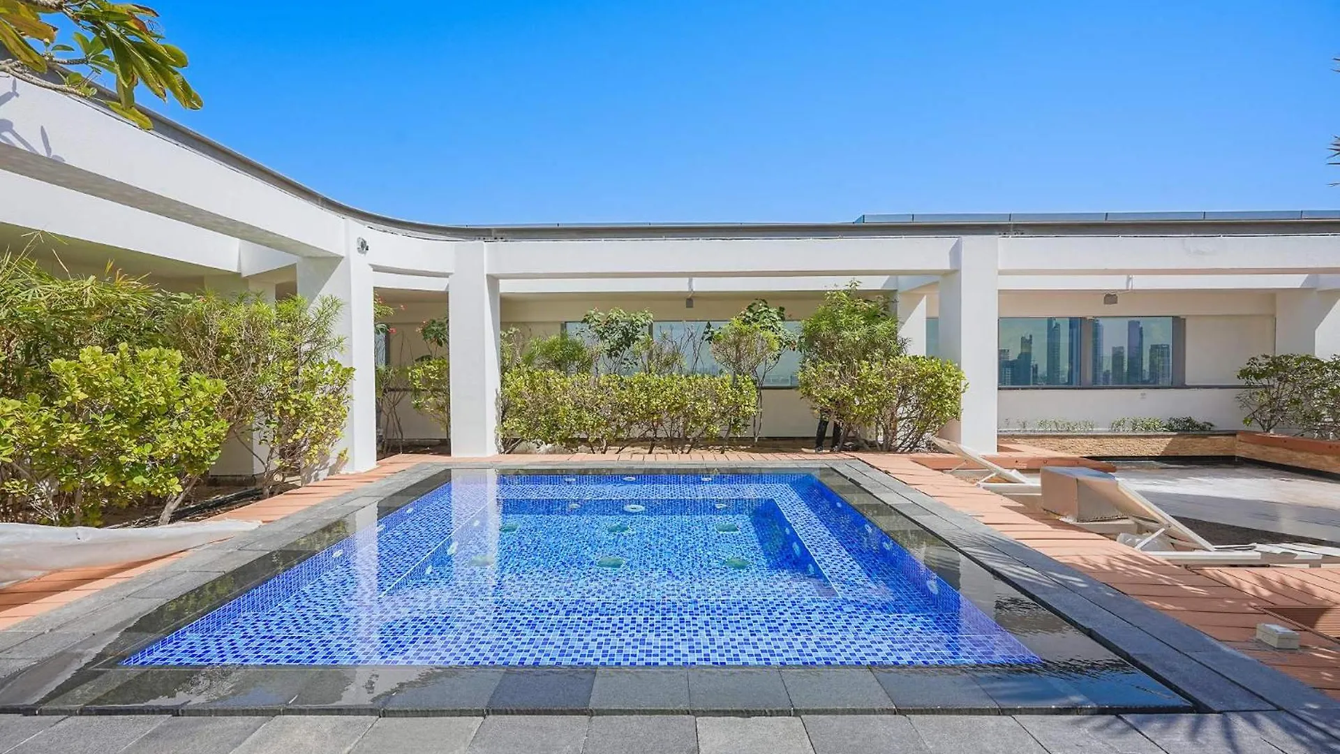 شقة Comfy 1 Bed In Sky Gardens Sleeps 4 With Pool دبي